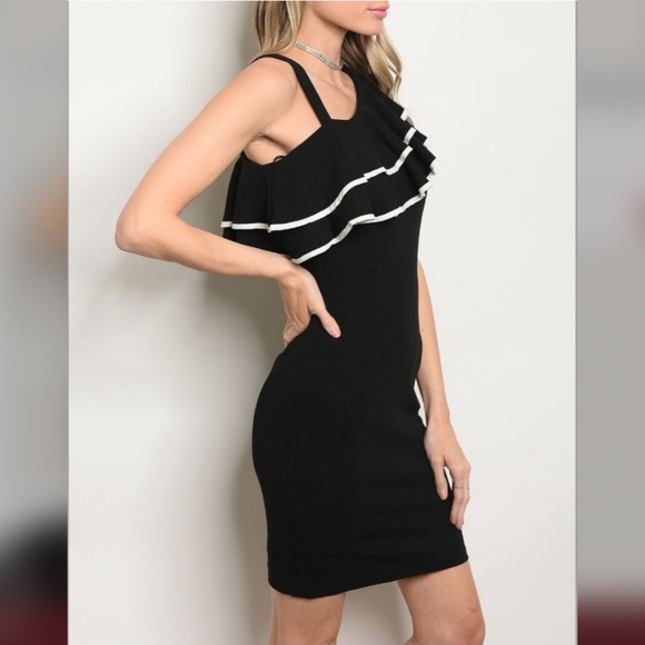 One Shoulder Ruffled Body Con Dress 🆕 - Picture 3 of 4
